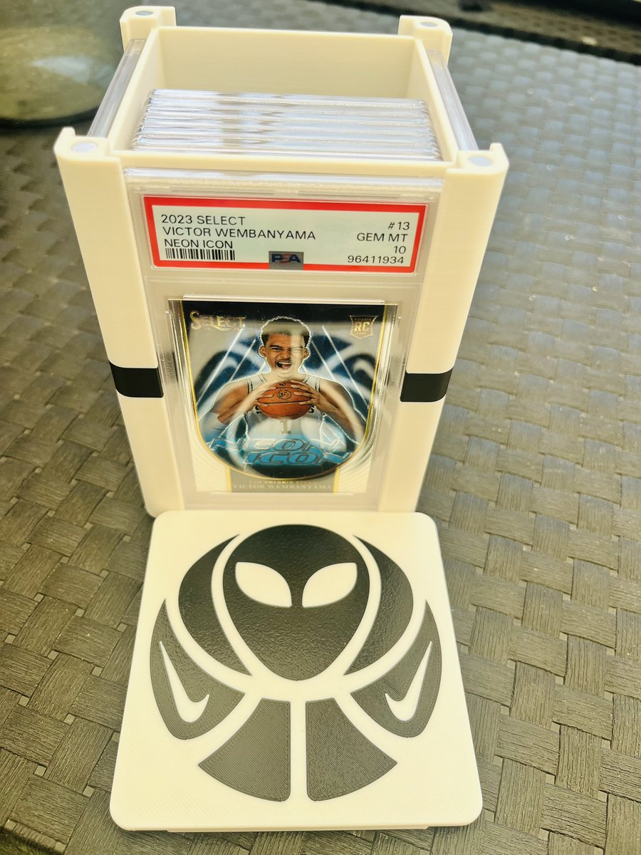 Voilà le petit rangement qu’on aime !! Spécial Wemby !! Vive le Hobby !! 
#NBACards <a href="/Gylbret/">Gyl</a> <a href="/nounoursgrospet/">Niko CardsAddict</a> 
🌟👏