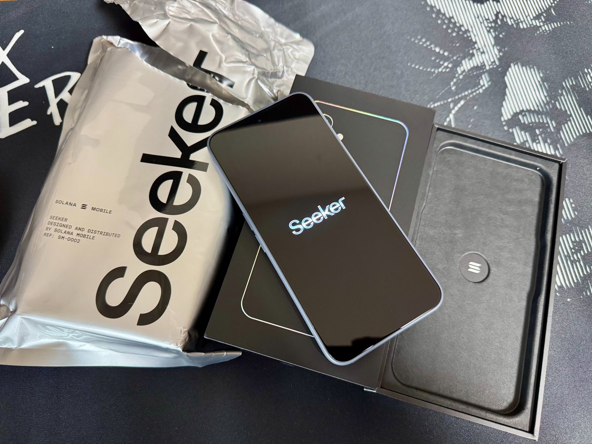 솔라나폰2 @solanamobile 받으시면 아래절차를 하셔야 향후 에드받을수 있습니다! 1. Seeker ID작성 핸드폰 키시면  Seeker ID (=솔라나 지갑) 작성하라고 뜹니다! 솔라나 지갑을 새로 파는거랑 똑같은 개념입니다 2. Genesis NFT 수령  Wallet 어플에 Seeker