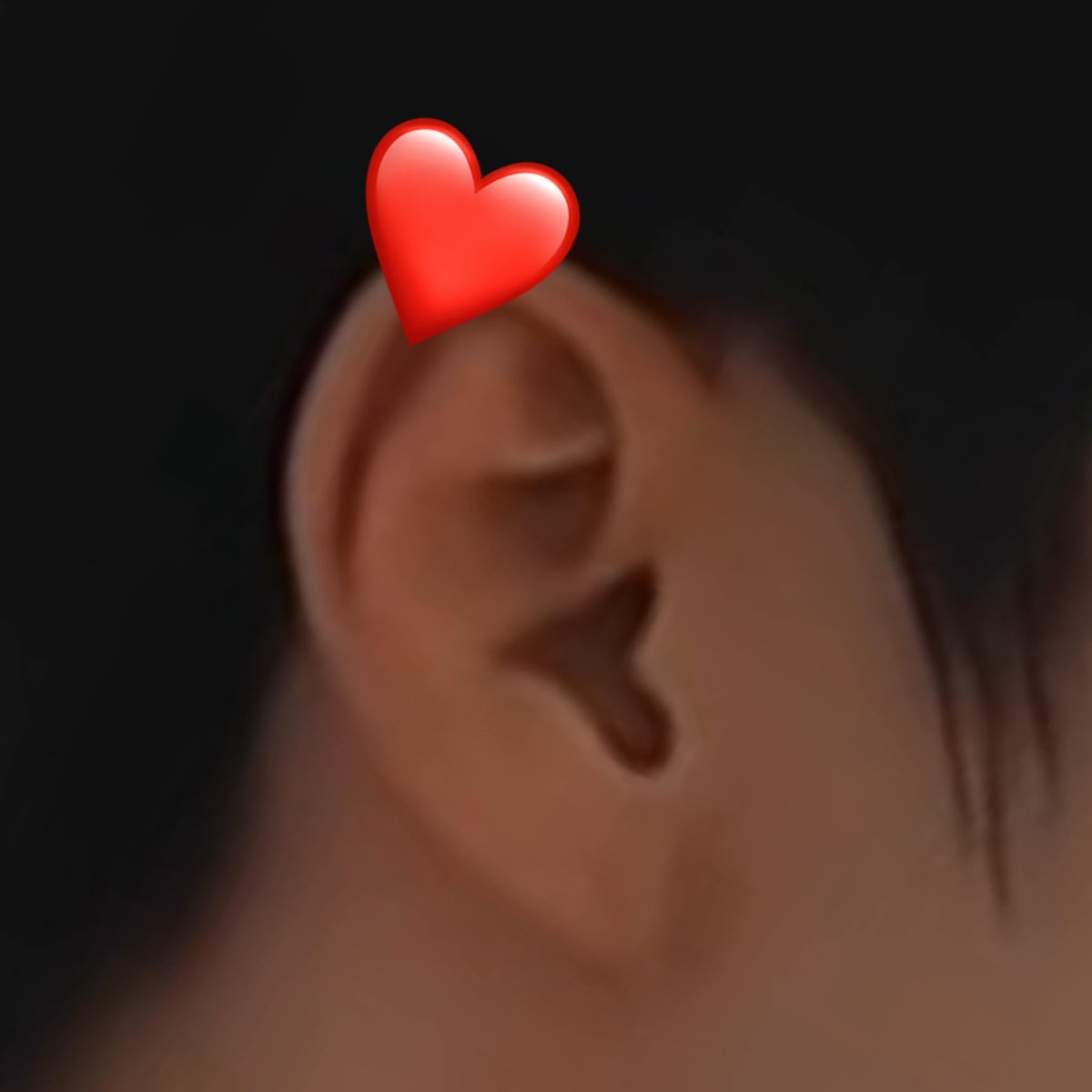 쥰이 귀에 하트 이쩡. 

이그 사랑둥이. 

🐻🐻🐻🖤🖤🖤