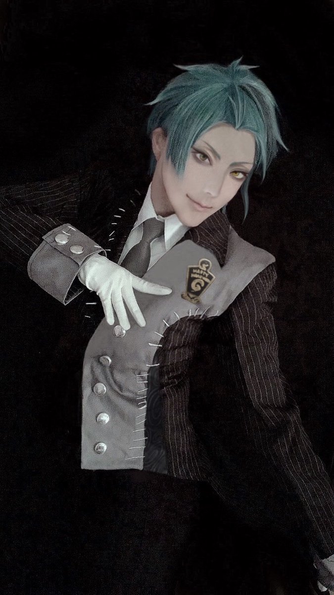 𝑐𝑜𝑠𝑝𝑙𝑎𝑦/ 𝑡𝑤𝑠𝑡 🐬🕸️

……おや、僕のおでこが気になりますか？