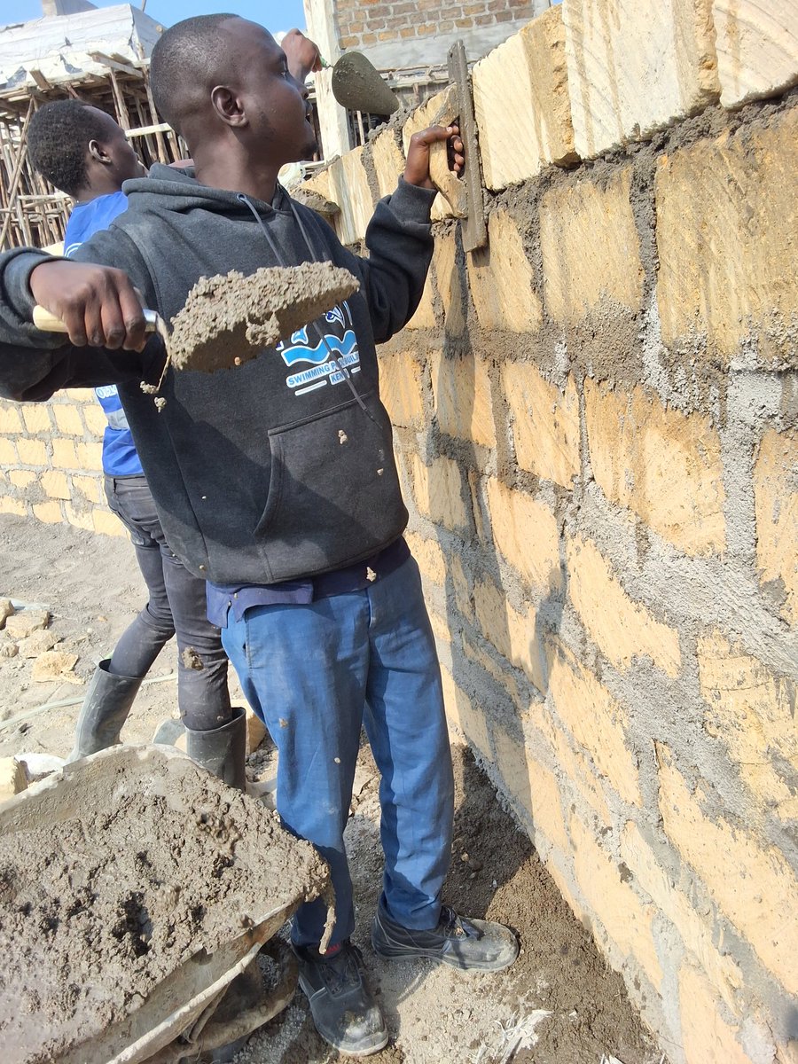 We offer swimming  pool construction services