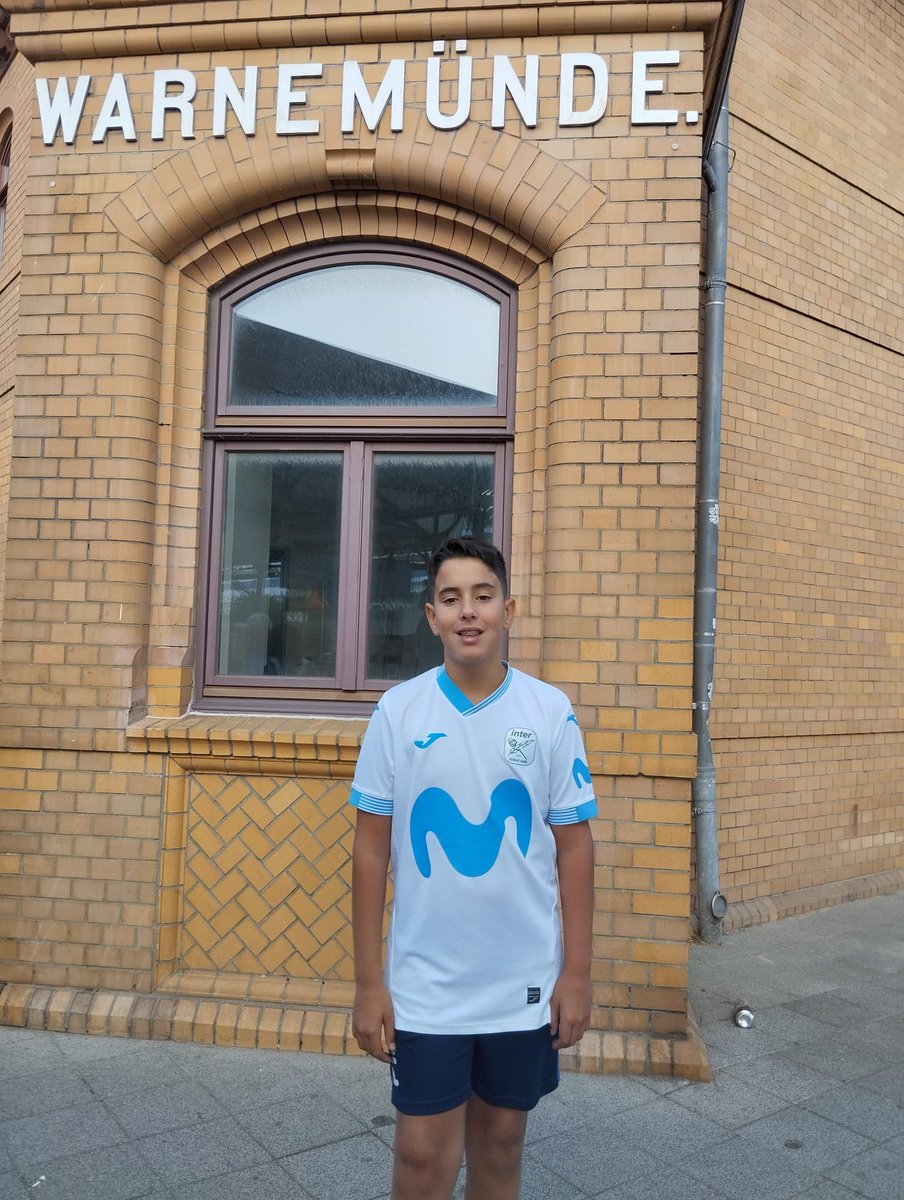 BELÉN🇪🇸 (@4belen4) on Twitter photo Qué bonito es el #futsal. Mirad que guapo está Manuel con su camiseta de <a href="/InterMovistar/">Movistar Inter FS</a> desde Alemania, siendo seguidor del <a href="/JaenFS/">Jaén Paraíso Interior FS</a>.
Oye <a href="/InterMovistar/">Movistar Inter FS</a> este chico se merece un premio¿ no?. Qué bonito es el #futsal. Mirad que guapo está Manuel con su camiseta de <a href="/InterMovistar/">Movistar Inter FS</a> desde Alemania, siendo seguidor del <a href="/JaenFS/">Jaén Paraíso Interior FS</a>.
Oye <a href="/InterMovistar/">Movistar Inter FS</a> este chico se merece un premio¿ no?.