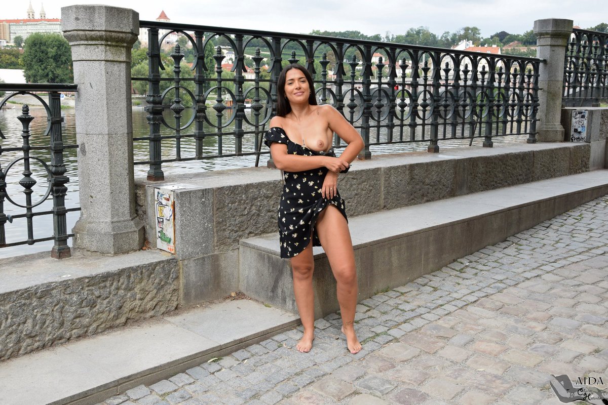 Aida - Evil Irina
tied naked on a public alley
#tied #public #nude
bentbox.co/buybox?MlFQKca7