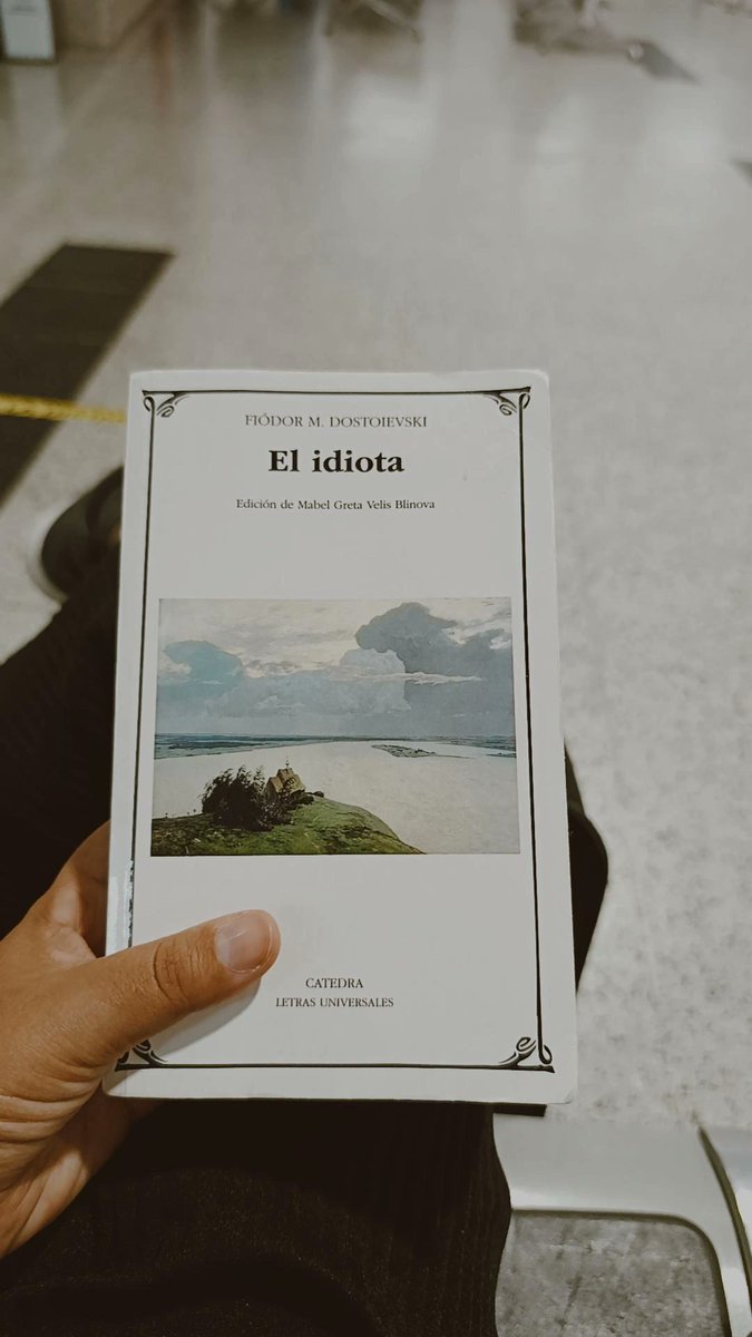 Lo he terminado por tercera vez 💔 «El príncipe estaba ahora allí, mirando y escuchando, como si fuera algo que había presentido desde hacía tiempo. El más fantasmagórico de los sueños se había convertido de pronto en la más viva y acusadamente manifiesta realidad»