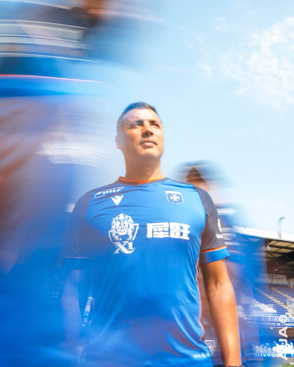 📜 Il évoque des souvenirs. Il en écrira de nouveaux. 🔵🟠

#TeamAJA