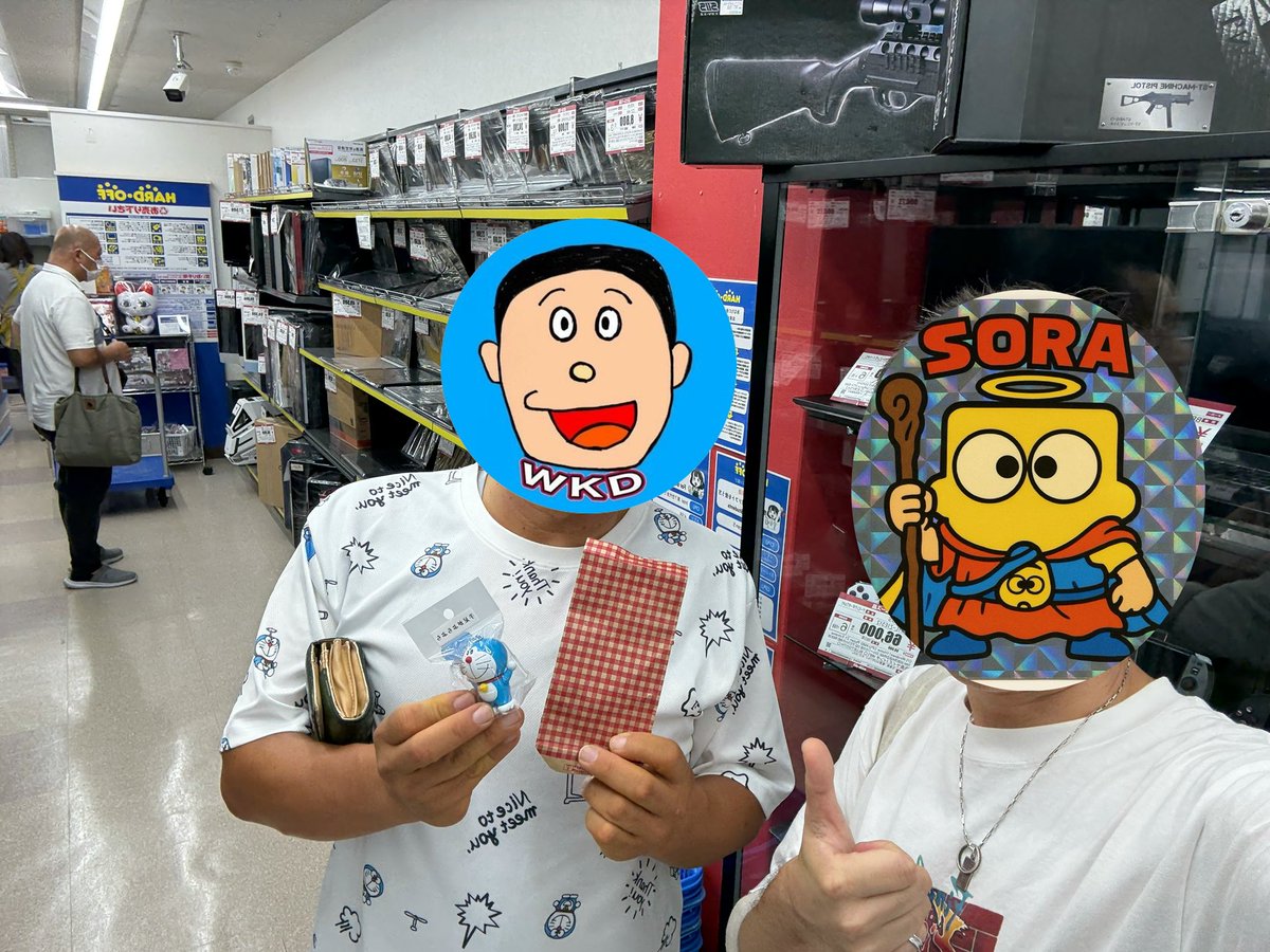 本日の和歌山行きの目的は和歌ドラさんにこないだのお土産を渡す為にハードオフ次郎て待ち合わせ😎無事ドラえもんを渡しました🤣