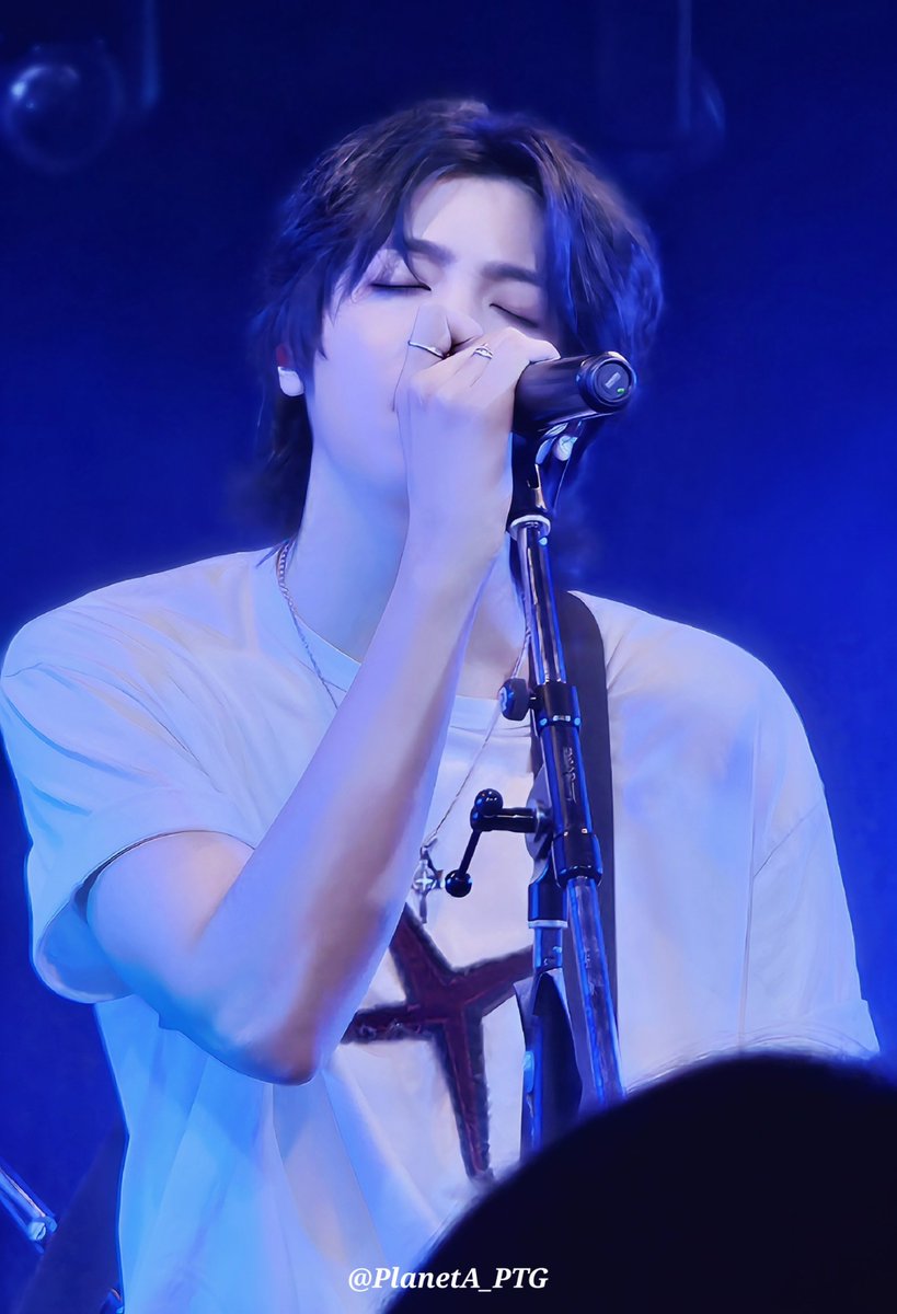 [2025.08.10]

📍우석 시모키타자와 화 콘서트 1부

파란 모니터 자매품 
파란 조명 우석씨 등장

#펜타곤 #PENTAGON
#우석 #Wooseok #정우석