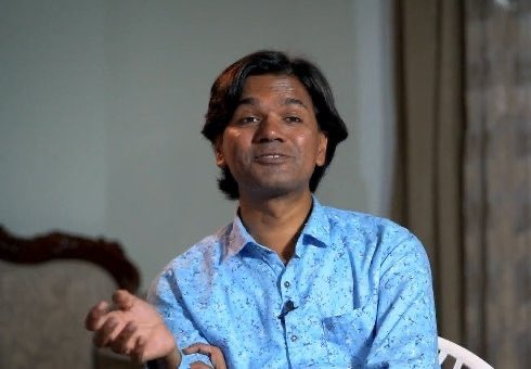 HPhobiaWatch's tweet photo. I am 100% he is Kanglu

I haven't seen an Indian this Vgly in my entire life https://t.co/AZBd3dTjcZ