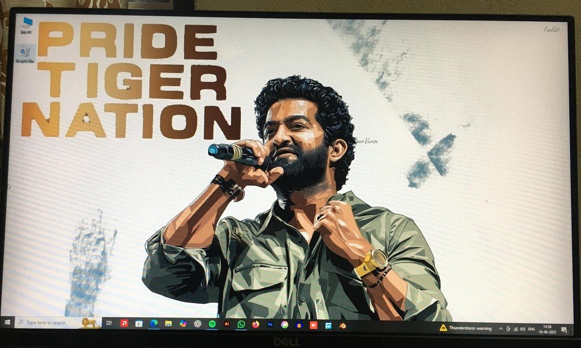 Tigerverse9999's tweet image. 🔥📷 4 Days to WAR 2! 🔥

       @tarak9999 Hunt will be Brutal ....  

       Dear #TigerNation 
      Thats My Desktop wallpaper 

        Raise your collars for Being fan of Tarak anna 

#War2Trailer #War2 #war2havocinonemonth #war2trailereurophia #War2PreReleaseEvent