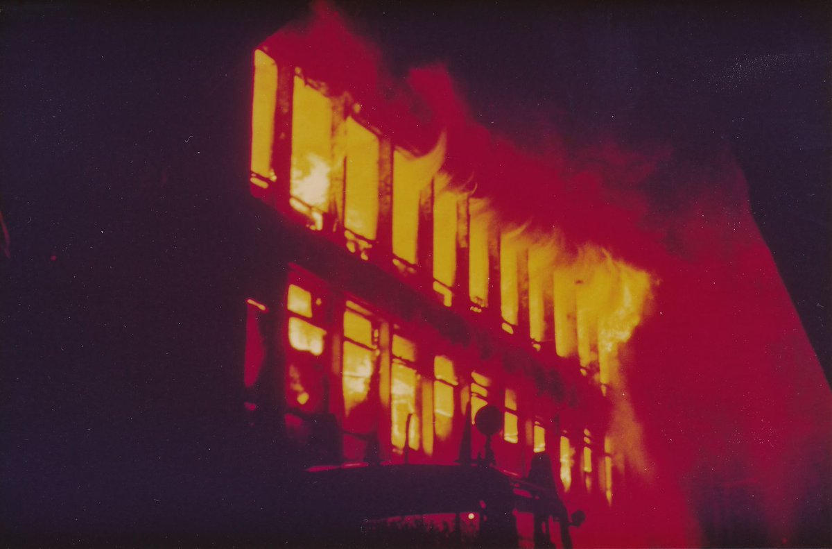 Vandaag, precies 60 jaar geleden, legde een grote brand het warenhuis van V &amp; D aan de Heuvelstraat in Tilburg in de as. 145 brandweerlieden bestreden de vuurzee. De schade bedroeg ruim 20 miljoen gulden (nu bijna 150 miljoen euro).