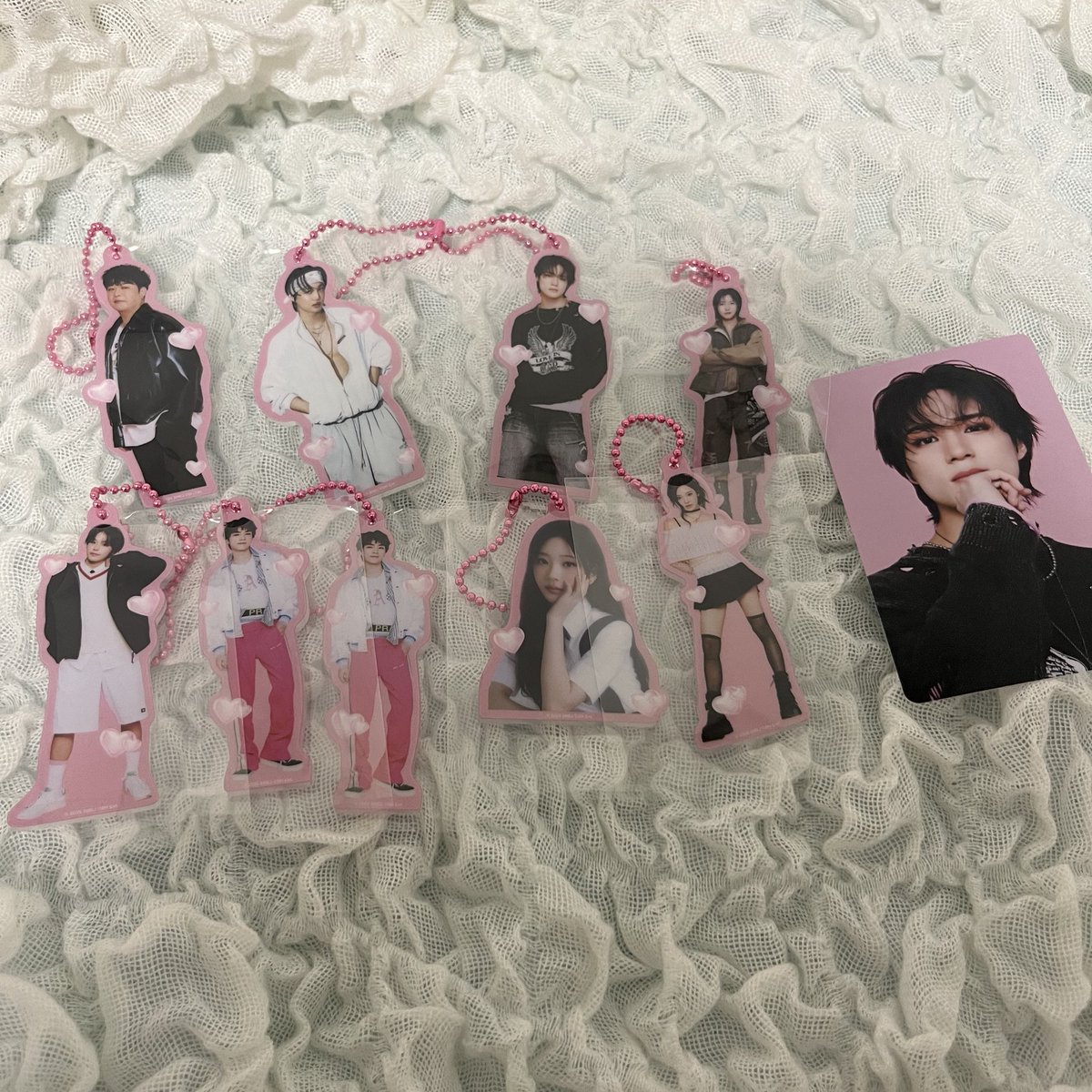 kittys2127's tweet photo. smtown スムコン ランダムアクキー  トレカ 交換

譲）シンドン カイ ジェノ ロンジュン シャオジュン ユウシ ニンニン ステラ

求）アクキー
チソン、マーク＞ジョンウ、チョンロ＞スルギ、スホ

6000以上トレカ
チソンorマーク

郵送での交換希望です🙇‍♀️ https://t.co/nApTL9v97j