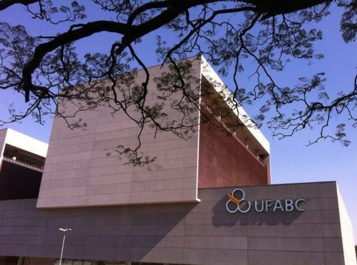asascs's tweet photo. A UFABC é um orgulho do Grande ABC: excelência acadêmica, inovação, inclusão e impacto social. Forma profissionais de ponta, desenvolve pesquisas relevantes e fortalece a região. O futuro passa por ela: https://t.co/KD8MivdlbC #ufabc #grandeabc #educacao #ciencia #inovacao https://t.co/gj8vbM4tEa