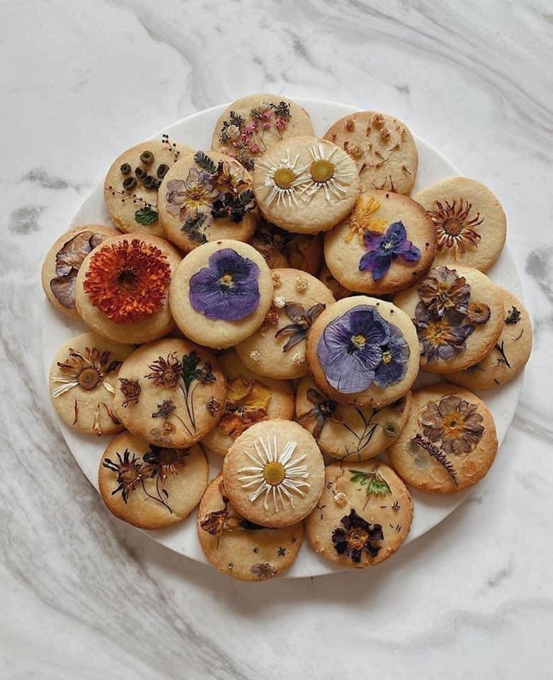 heart_jpg's tweet image. flower cookies