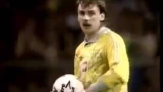 #TegoDnia #PiłkarskieUrodziny
Z reprezentacją U-18 zdobył vicemistrzostwo Europy, a z U-20 trzecie miejsce na mistrzostwach świata. W Polsce znany z występów w Ruchu Chorzów, a także Górniku Zabrze, jednak największą karierę zrobił w barwach Panathinaikosu, gdzie grał dziewięć