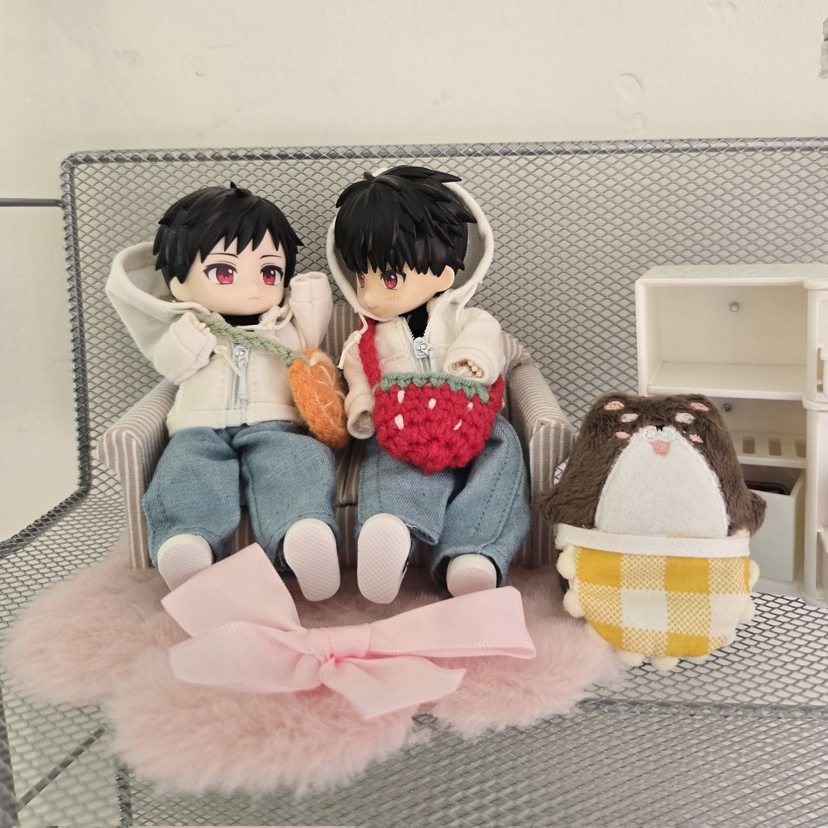 오늘 협력했던 민용 생카에 잠시 갔다 왔습니다!!🥊 🦇
일정 때문에 잠깐 있다 갔지만 아주 귀엽고 예쁘게 꾸며져있었습니다..😳
크흑.. 혈액 팩 음료를 마셔보지 못한 게 아쉽군요...🧃🥹💦