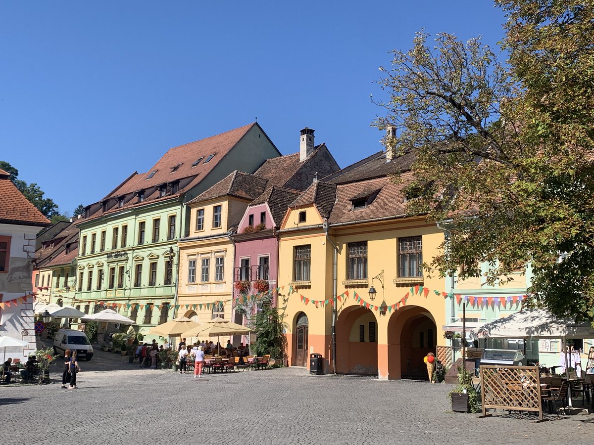 Roger_Moorhouse's tweet image. Another gem of Central Europe - Sighișoara. Transylvania is properly fascinating. Why haven’t you been here yet?