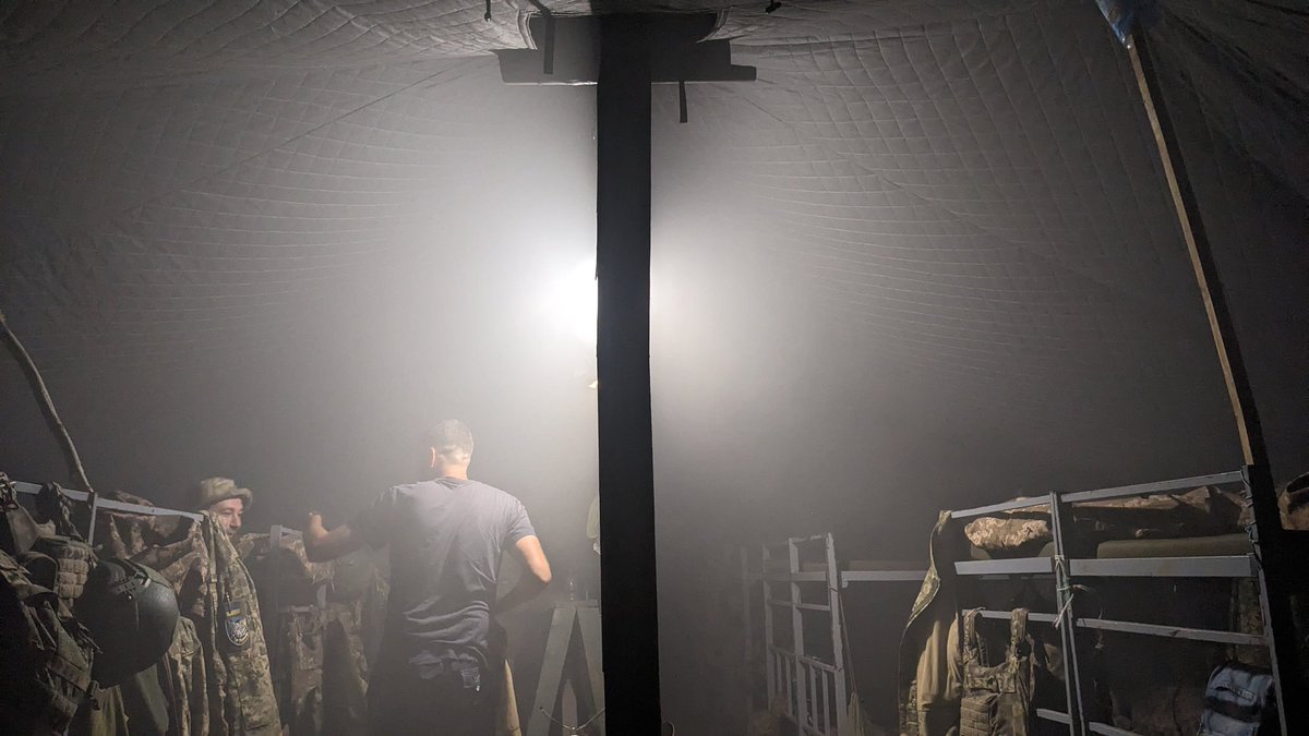 Заради забави, аби повеселити п'яних дівчат – закинути дим в 2 ночі
Ммм, щось нове