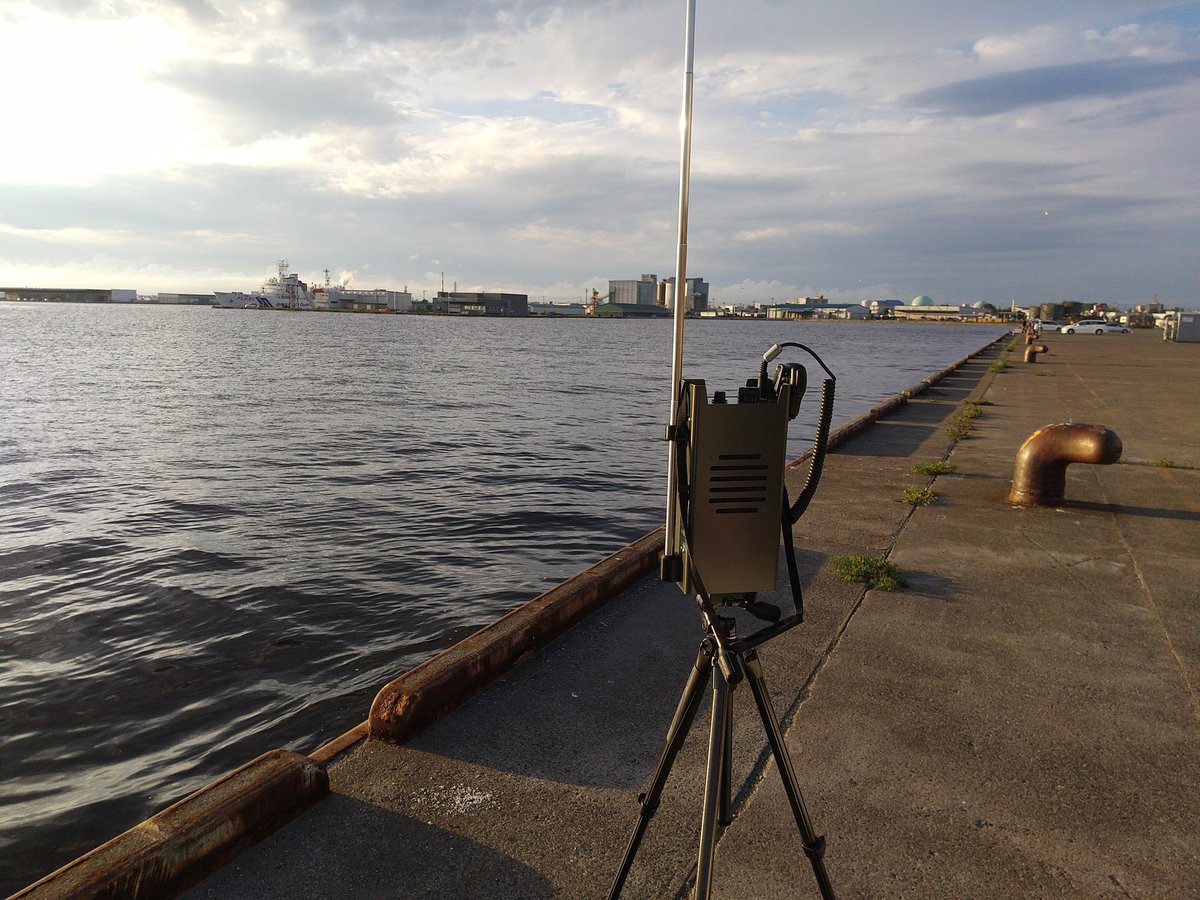 Jm8hnt's tweet image. 各局皆様お疲れ様です‼️
本日もイブニング運用やって来ましたが4.5.6エリアが大雨なので無線どころではないと思われます☔️
大事に至らないことを祈っております☺️