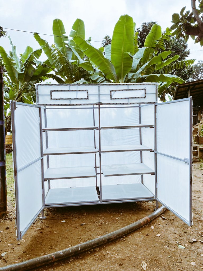 agrostemtz's tweet photo. Kampuni yetu, AgroSTEM COMPANY LIMITED, inasanifu vifaa vya kukausha mazao kama matunda, mboga, na nafaka kwa kutumia teknolojia ya kisasa. 
Cc @FrankMarwaTZ https://t.co/zvdqpCZuBb
