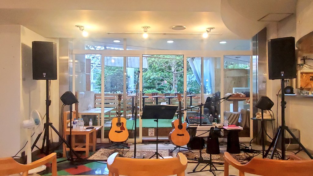 本日のエビナマスジは苫小牧 cafe Samarkand さん。

夏の緑の香りを感じながらお届けします🌱