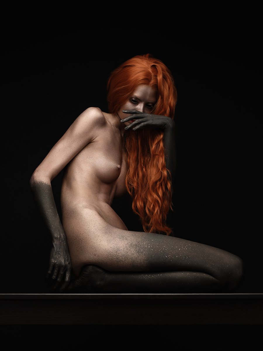 Good morning friends⚫️

“Under the Black Sun” series
(photography, body painting)

Now available on FND
Reserve price 0.2 eth
Buy now 0.25 eth
⬇️⬇️⬇️