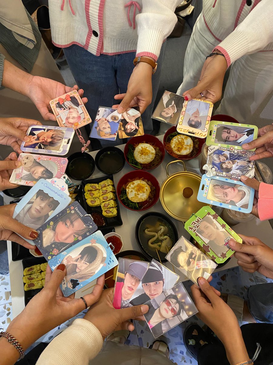 hazelcips's tweet photo. 💭 100825
Smtown date 💗 https://t.co/a6kRc7abaH