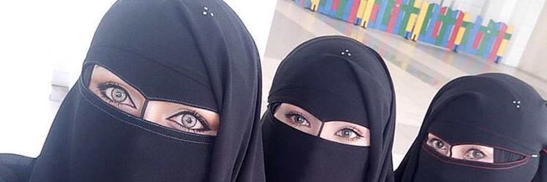 انا واصحابي <a href="/AlshykhhS80663/">الشيخه سمر</a> <a href="/HowPlease167457/">الشيخه ام احمد</a>