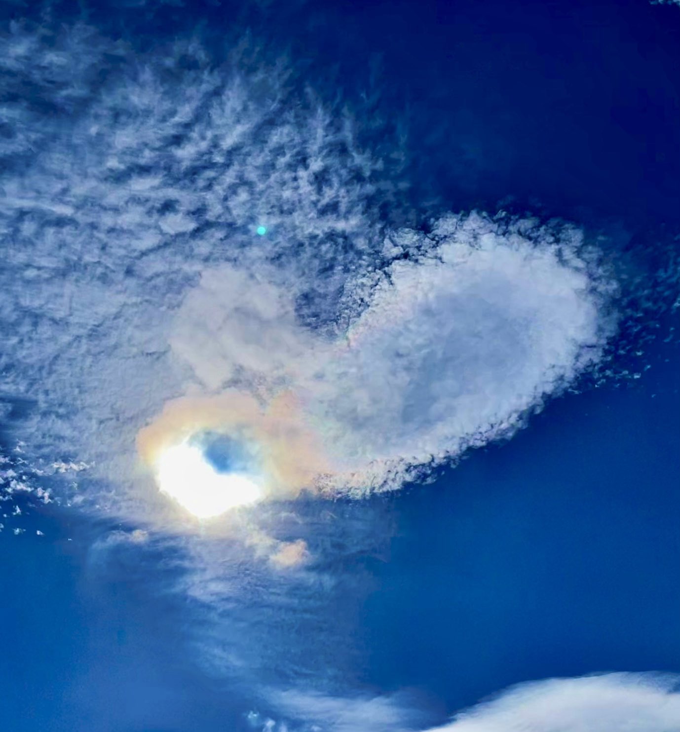 ハートの雲 81DGhbzHYTL._UF350,350_QL50_.jpg