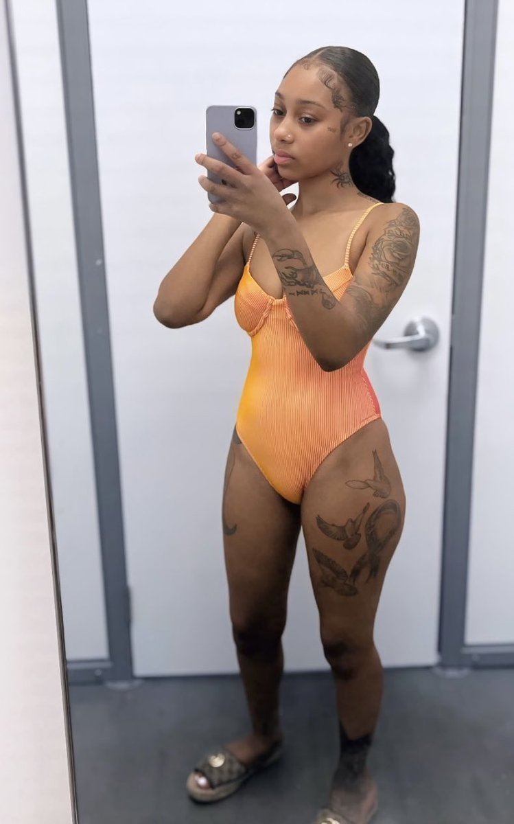 Your eyes look better on me. 🧡