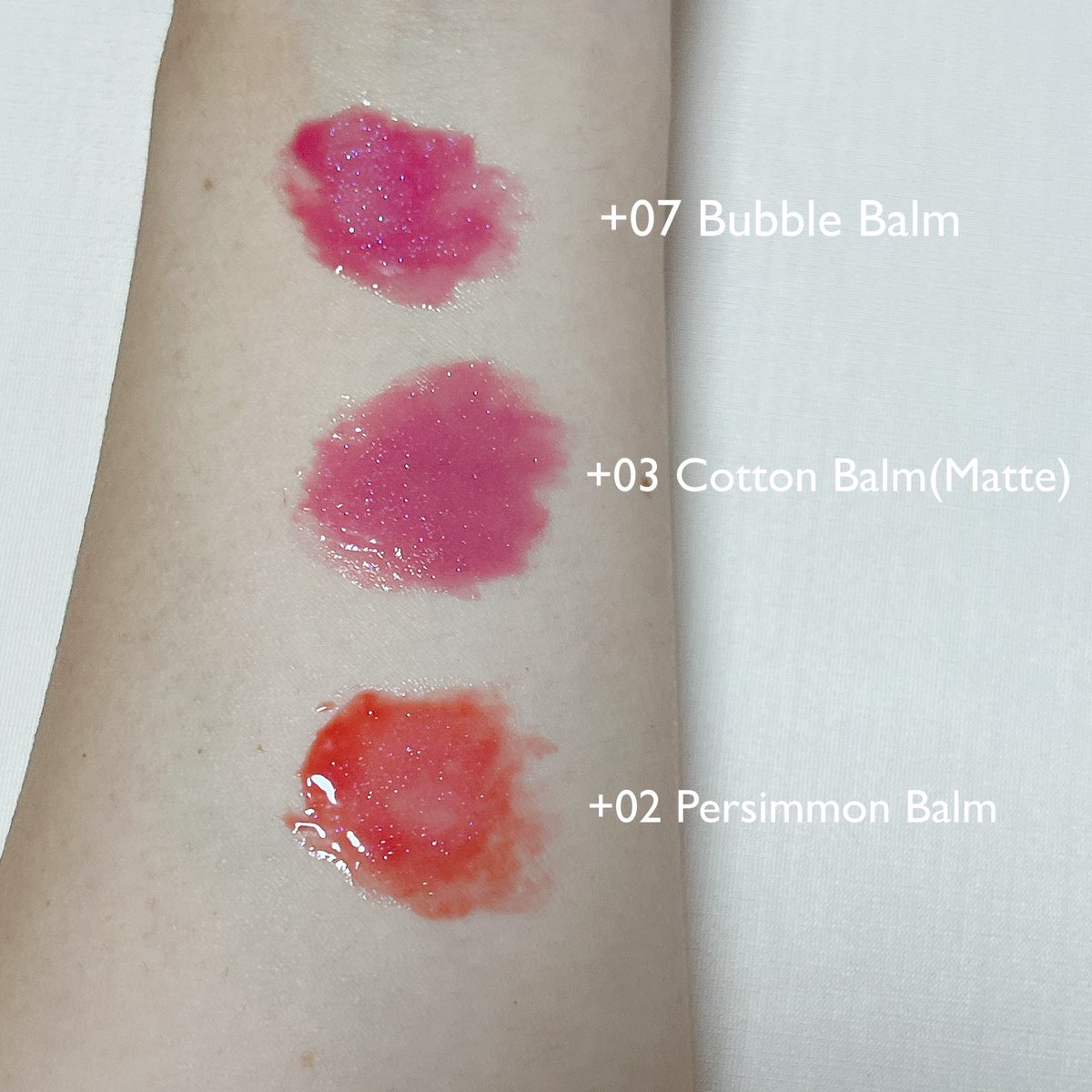 preciousstomach's tweet photo. AOU GLOWY TINT BALM
☆11 STAR BALM☆
韓国店舗限定カラー💫
青ラメたっぷりで好きな人は見逃せない…!
既存色にそれぞれ重ねてみるとピンクカラーの相性が抜群なのはもちろんのこと、オレンジ系のカラーもニュアンスが変わって可愛かったです💡
#aou #メガポ購入品
#glowytintbalm #starbalm https://t.co/toYBUt2J8S