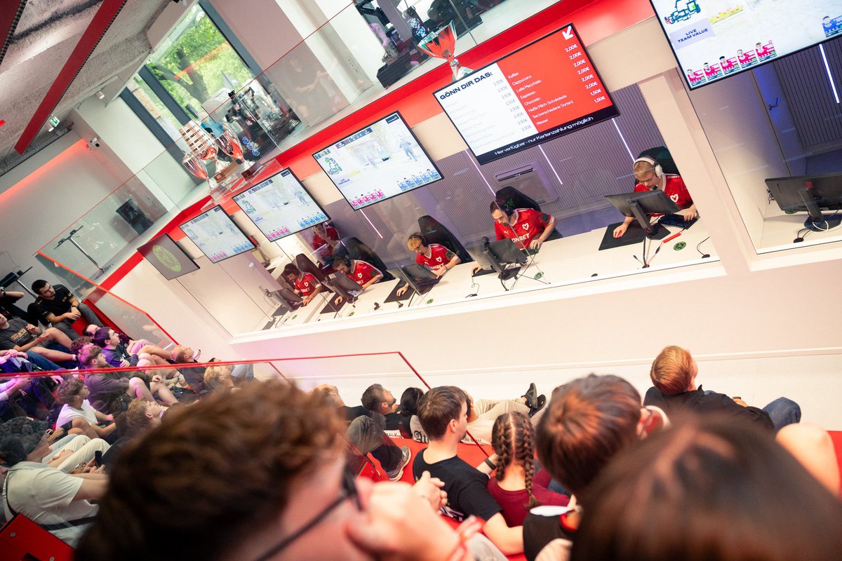 Ça va être l’heure de faire du pressing sur la <a href="/TeamVitality/">Team Vitality 🐝</a> pour avoir la possibilité de supporter les joueurs en direct, avec des gradins, des vraies watch parties. Bref comme 🇩🇪MOUZ le fait maintenant !