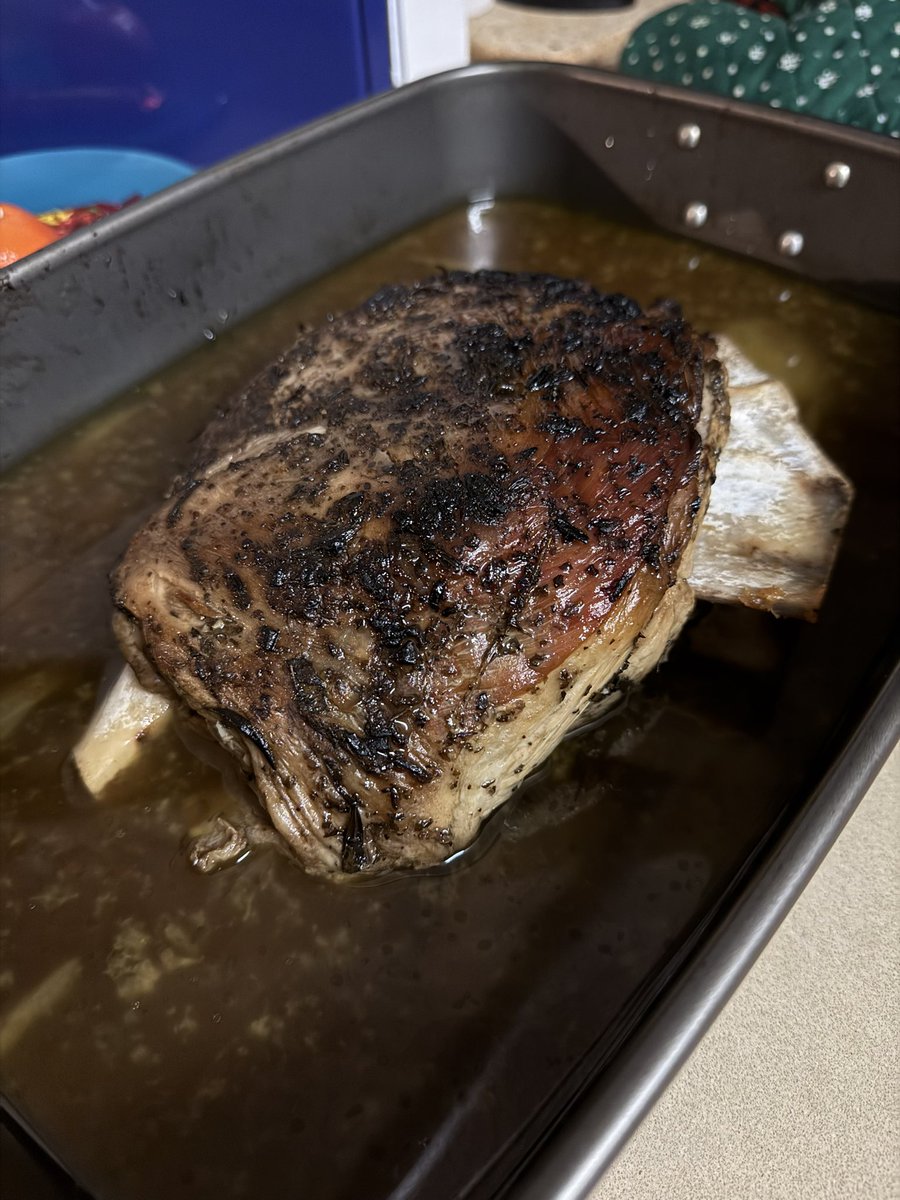 12 hour roast lamb shoulder just falling off the bone 🤤