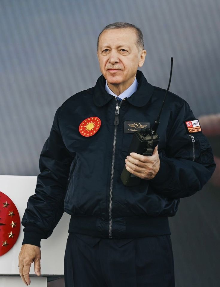 Sadece bir siyasetçi değil; bir çağın adı
Milletiyle omuz omuza yürüdü, vesayeti tarihe gömdü, devleti yeniden inşa etti.
Türkiye’nin kaderini değiştiren, mazlumlara umut olan lider <a href="/RTErdogan/">Recep Tayyip Erdoğan</a>
11 yıl önce bugün, Türkiye Cumhurbaşkanı oldu
Tarihe adını altın harflerle yazdırdı!