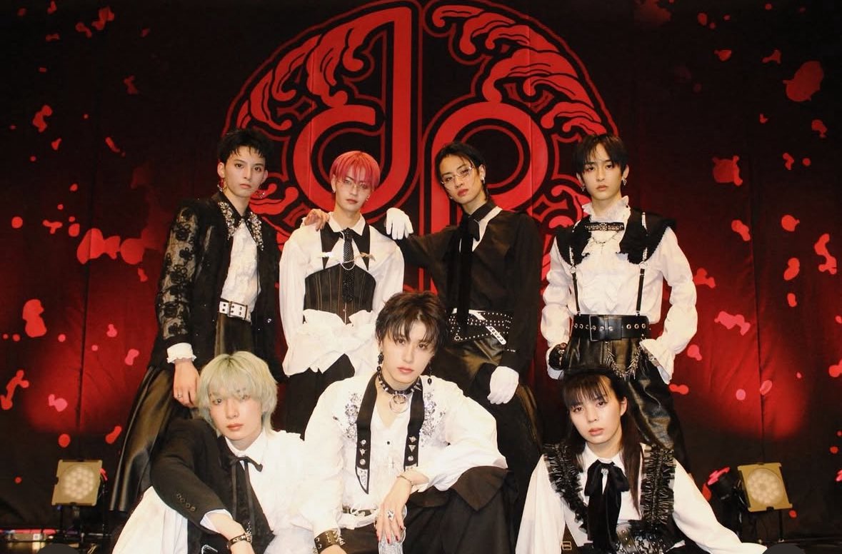 YORITO (@yoritodance) on Twitter photo 2025年5月に開催された
龍宮城 FC LIVE TOUR「零零」にてパフォーマンスディレクターをさせて頂きました。
本番までみんなと沢山話し合いをして、クリエイティブをして、練習する日々は僕にとっても大切な人生の記憶、経験になりました。本当にありがとうございました🙇🏻♂️
<a href="/RYUGUJOofficial/">龍宮城 OFFICIAL / 0年0組</a> 2025年5月に開催された
龍宮城 FC LIVE TOUR「零零」にてパフォーマンスディレクターをさせて頂きました。
本番までみんなと沢山話し合いをして、クリエイティブをして、練習する日々は僕にとっても大切な人生の記憶、経験になりました。本当にありがとうございました🙇🏻♂️
<a href="/RYUGUJOofficial/">龍宮城 OFFICIAL / 0年0組</a>