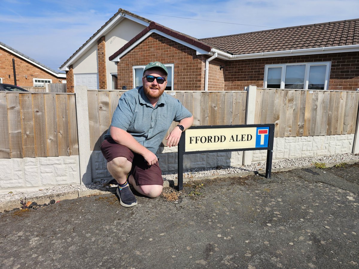 Dim ond un ffordd sydd. #FforddAled