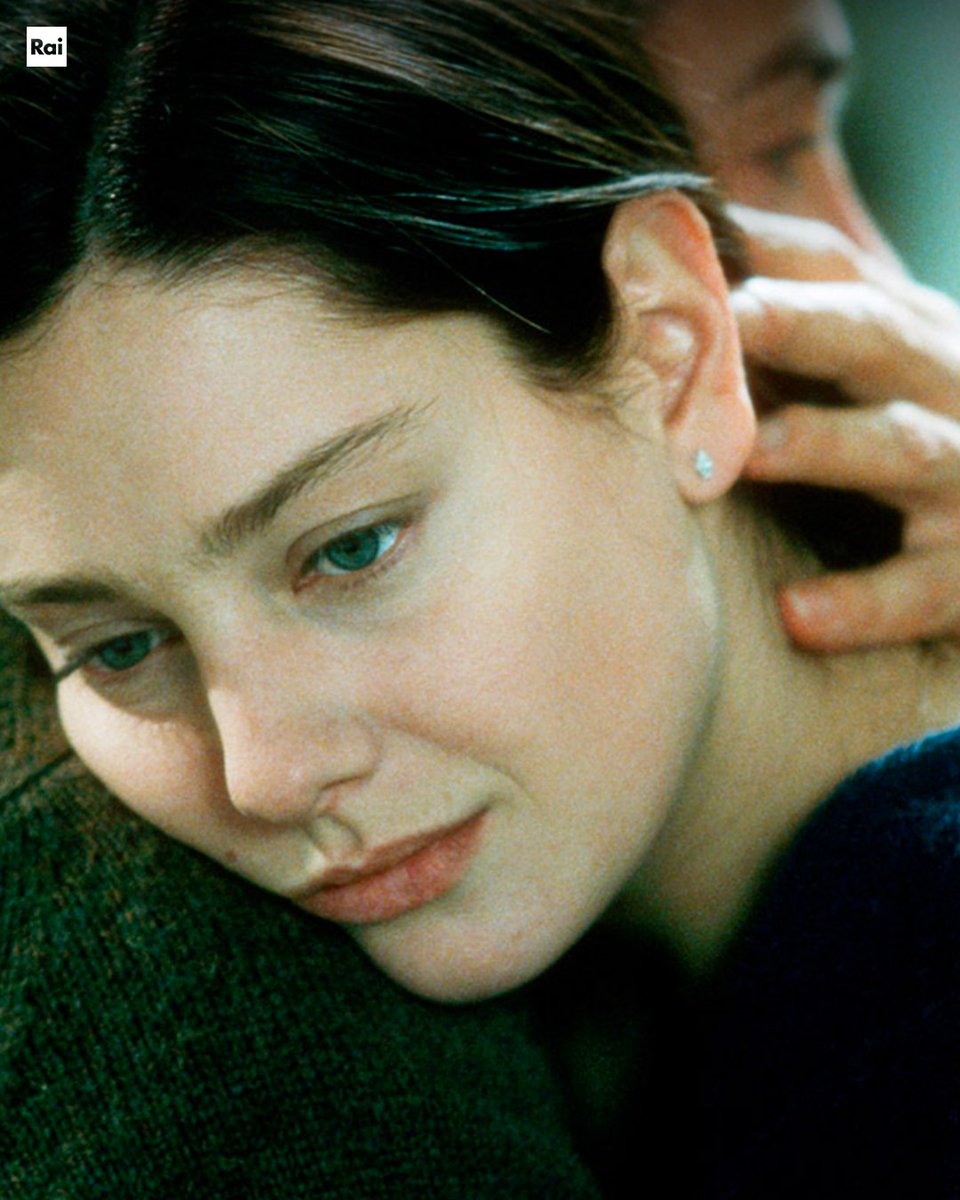 Alle 21:10 “La bestia nel cuore” di Cristina Comencini con Giovanna Mezzogiorno, Luigi Lo Cascio, Alessio Boni | La bella e affermata Sabina scopre di aspettare un bambino ma si imbatte in un angosciante segreto di famiglia