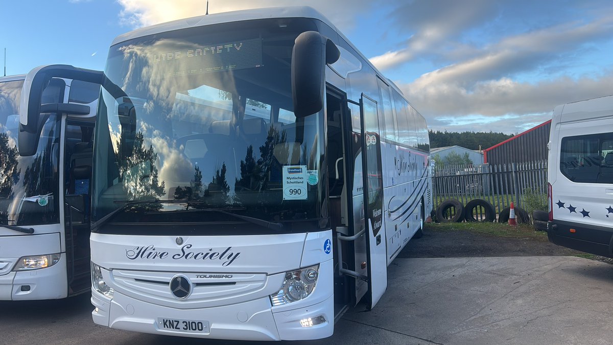 CoachesHire's tweet photo. Mystical Scotland — before the magic begins.
Coach 990, prepped and polished. 🚌💫
📞 0141 641 5222 | 🌐 https://t.co/uIu2XGhpdG
#hiresociety #luxuryontheroad #coachtravelstyle #fleetready #mysticalscotland https://t.co/nHlAChVuL5