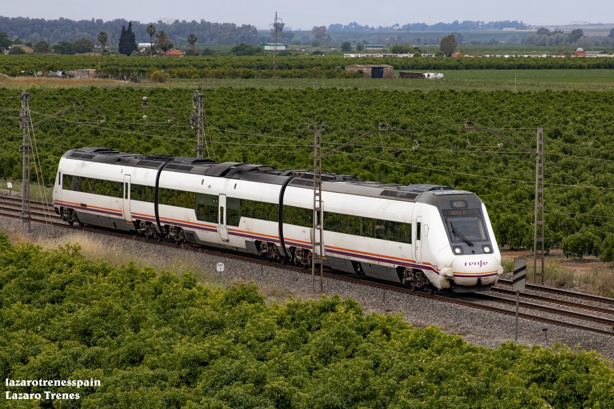 Renfe Media distancia 599 pasando por Brenes Sevilla destino Madrid Puerta de Atocha <a href="/Renfe/">Renfe</a> #TRAIN #vias #rail #renfemd #PHOTOS