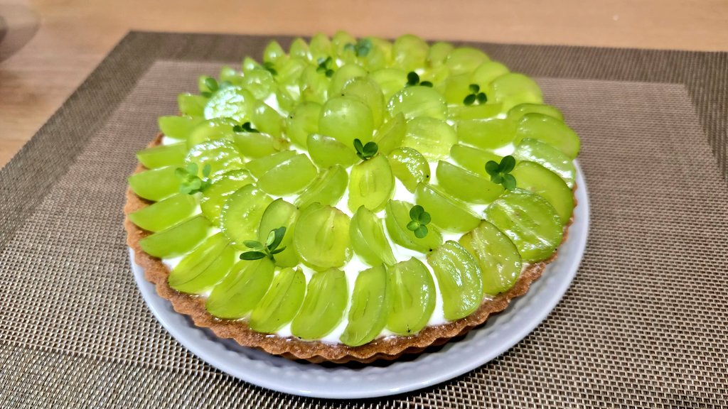 広島弁のオネエVTuber作
『シャインマスカットのタルト💕』

どうぞ、召し上がれ😘