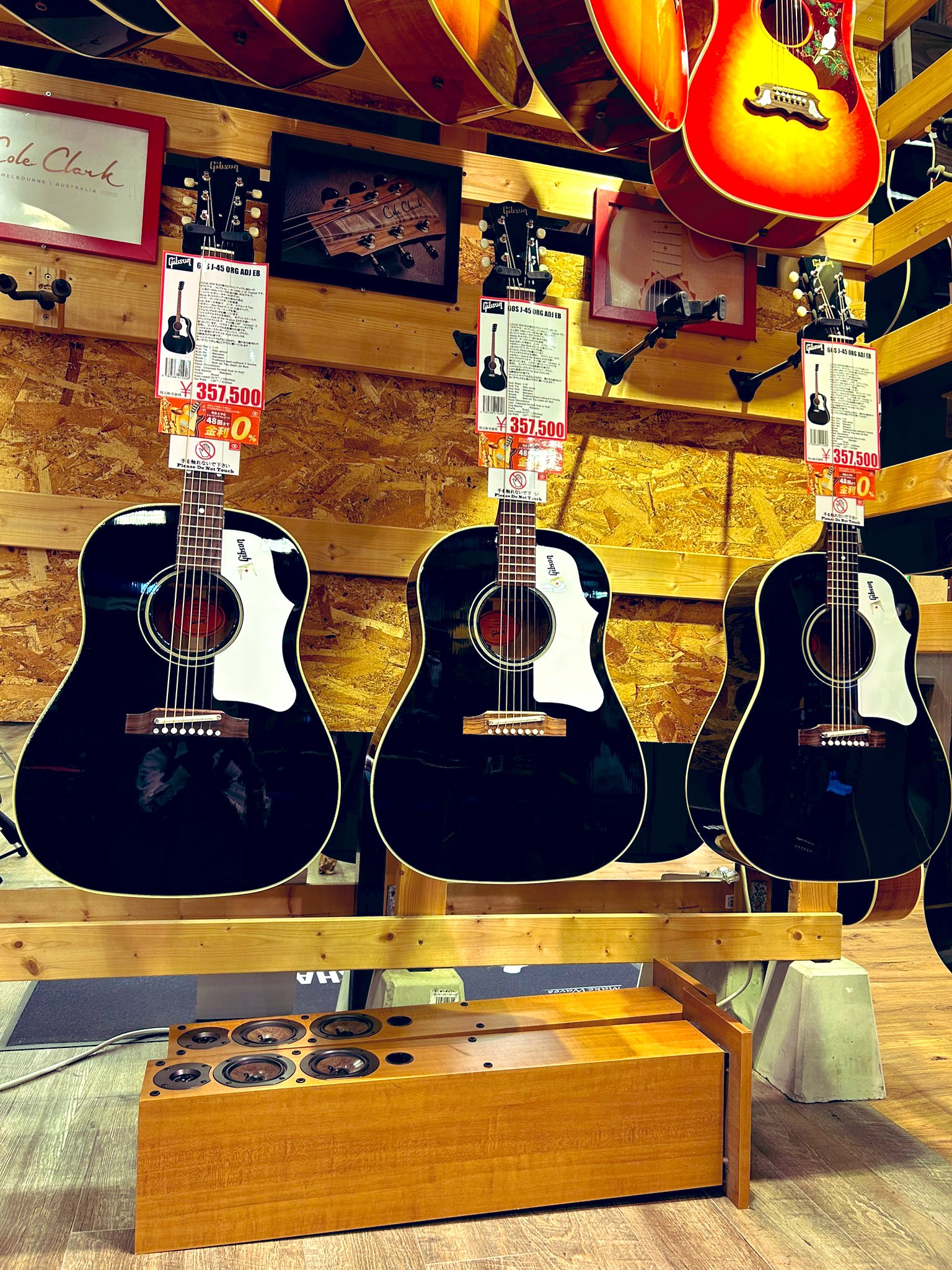 Gibson　J-45エボニー mqdefault.jpg