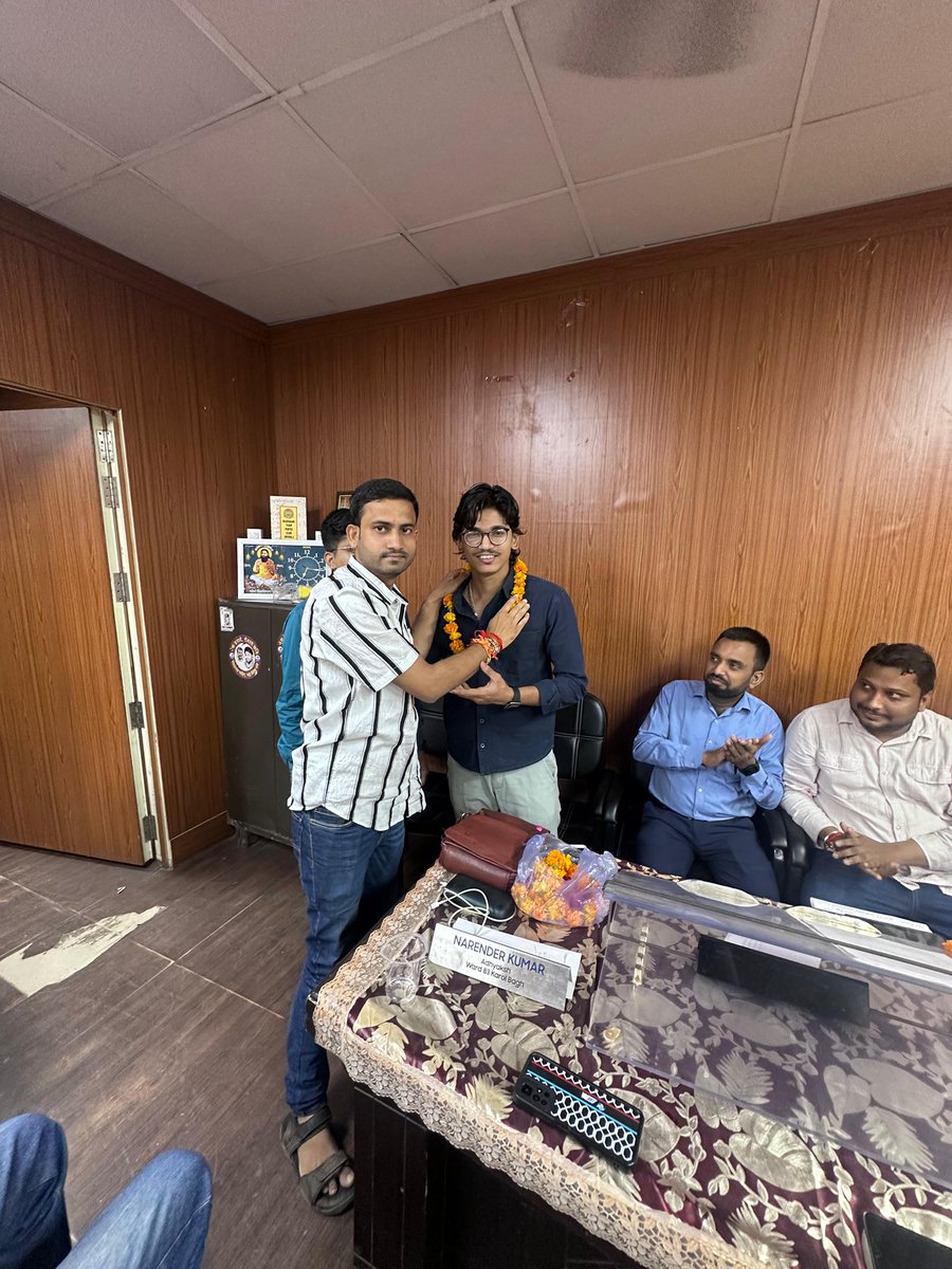 Shah Nawaz (@aapkaashah) on Twitter photo आज <a href="/AapKaRishiraj/">Rishi Raj Goel</a> की अध्यक्षता में करोल बाग ज़िले की सोशल मीडिया टीम की मीटिंग हुई, जिसमें प्रदेश संयुक्त सचिव <a href="/RitikGupta1999/">Ritik Gupta</a> मुख्य अतिथि थे। इस मीटिंग में मेन विंग के ज़िला अध्यक्ष और विधानसभा की टीमों के साथ आगे की रणनीति पर चर्चा हुई। आज <a href="/AapKaRishiraj/">Rishi Raj Goel</a> की अध्यक्षता में करोल बाग ज़िले की सोशल मीडिया टीम की मीटिंग हुई, जिसमें प्रदेश संयुक्त सचिव <a href="/RitikGupta1999/">Ritik Gupta</a> मुख्य अतिथि थे। इस मीटिंग में मेन विंग के ज़िला अध्यक्ष और विधानसभा की टीमों के साथ आगे की रणनीति पर चर्चा हुई।