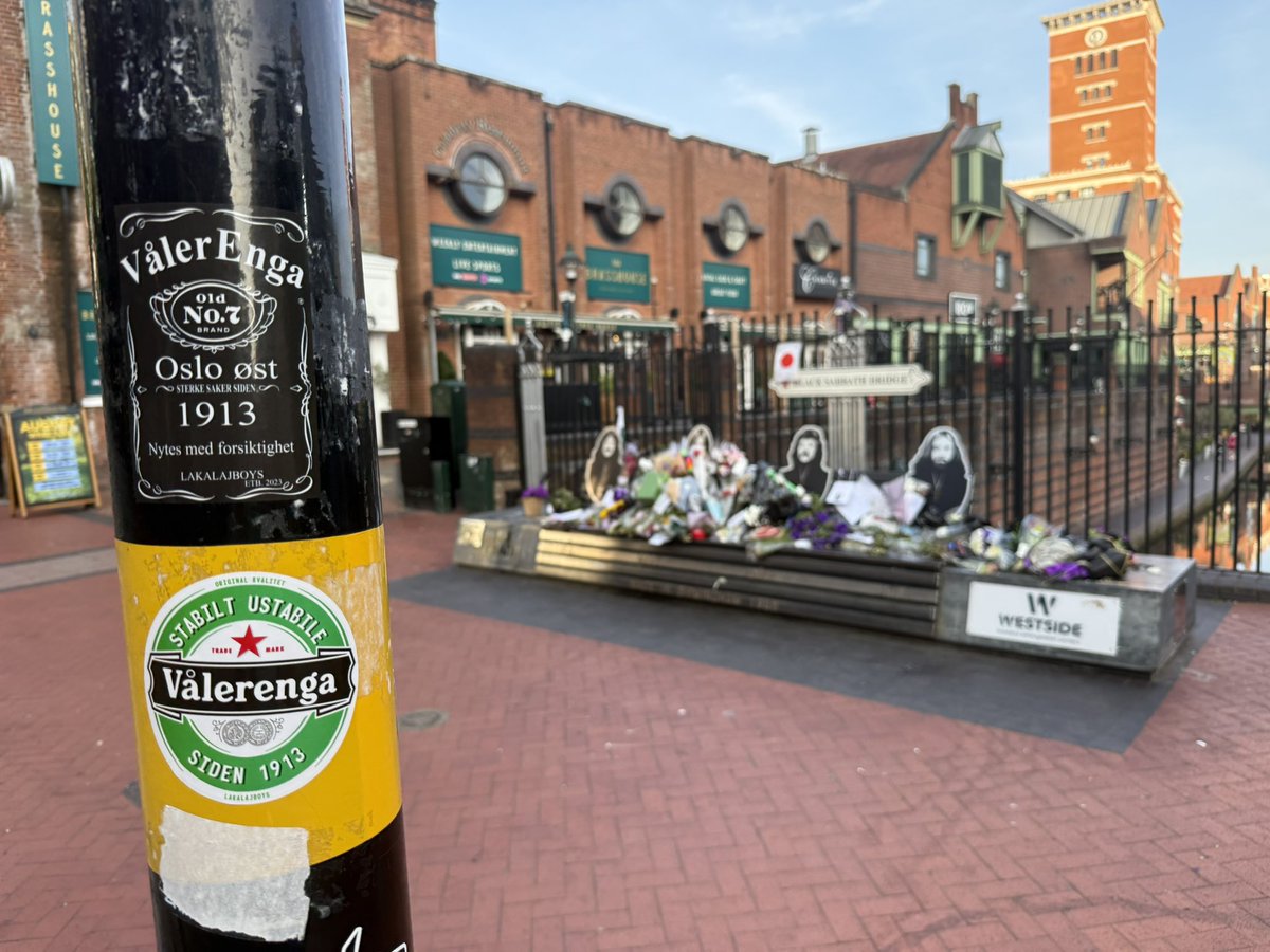Synes disse passet bra sammen med the Black Sabbath Bench i Birmingham. <a href="/ValerengaOslo/">Vålerenga Fotball Elite</a> #blacksabbath