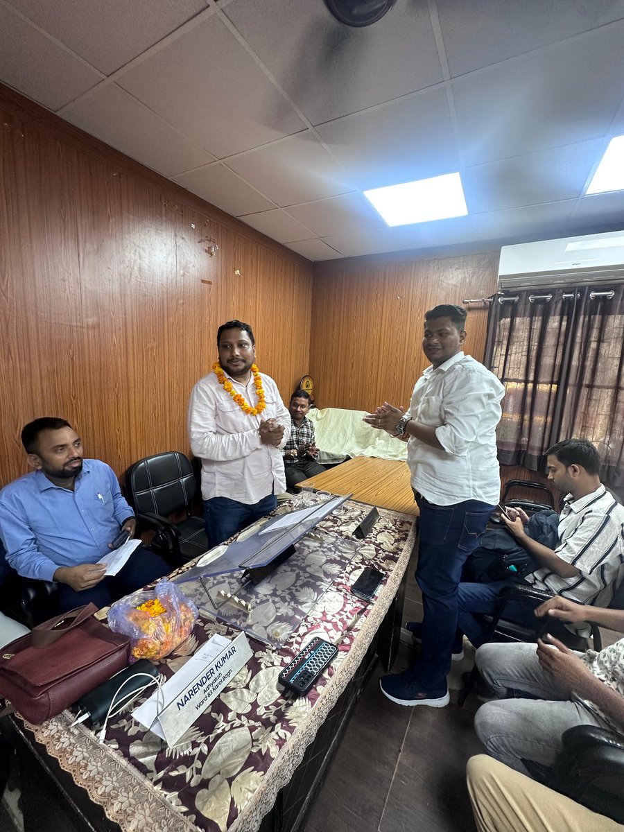 Rishi Raj Goel (@aapkarishiraj) on Twitter photo आज <a href="/AAPDelhi/">Aam Aadmi Party Delhi</a> प्रदेश सोशल मीडिया टीम द्वारा करोल बाग जिले की मीटिंग करोल बाग विधायक श्री <a href="/iamVisheshravi/">Vishesh Ravi</a> जी के विधायक कार्यालय में आयोजित की गई जिसमें सोशल मीडिया टीम को वार्ड / बूथ तक मजबूत करने हेतु विस्तार से चर्चा की गई!
<a href="/ArvindKejriwal/">Arvind Kejriwal</a>
<a href="/Saurabh_MLAgk/">Saurabh Bharadwaj</a> <a href="/anuragdhanda/">Anurag Dhanda</a> <a href="/AtishiAAP/">Atishi</a> आज <a href="/AAPDelhi/">Aam Aadmi Party Delhi</a> प्रदेश सोशल मीडिया टीम द्वारा करोल बाग जिले की मीटिंग करोल बाग विधायक श्री <a href="/iamVisheshravi/">Vishesh Ravi</a> जी के विधायक कार्यालय में आयोजित की गई जिसमें सोशल मीडिया टीम को वार्ड / बूथ तक मजबूत करने हेतु विस्तार से चर्चा की गई!
<a href="/ArvindKejriwal/">Arvind Kejriwal</a>
<a href="/Saurabh_MLAgk/">Saurabh Bharadwaj</a> <a href="/anuragdhanda/">Anurag Dhanda</a> <a href="/AtishiAAP/">Atishi</a>