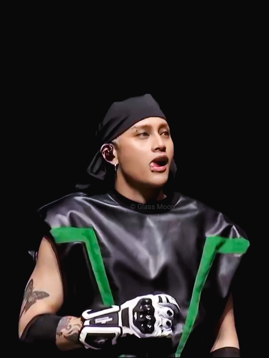 Malapit na 'ko maging gulaman nang dahil sa lahat ng paandar mo sa Acer Con. Kagabi pa 'ko nanlalambot dahil sa boses mo, dance moves and lastly, yung kapogian na 'yan. 🤣🤣🤣

#AcerDay2025 #SB19 #FELIPSUSON #SB19xACER

#NETIZENSCHOICE #FELIPSUSON for Asian Celebrity of the Year