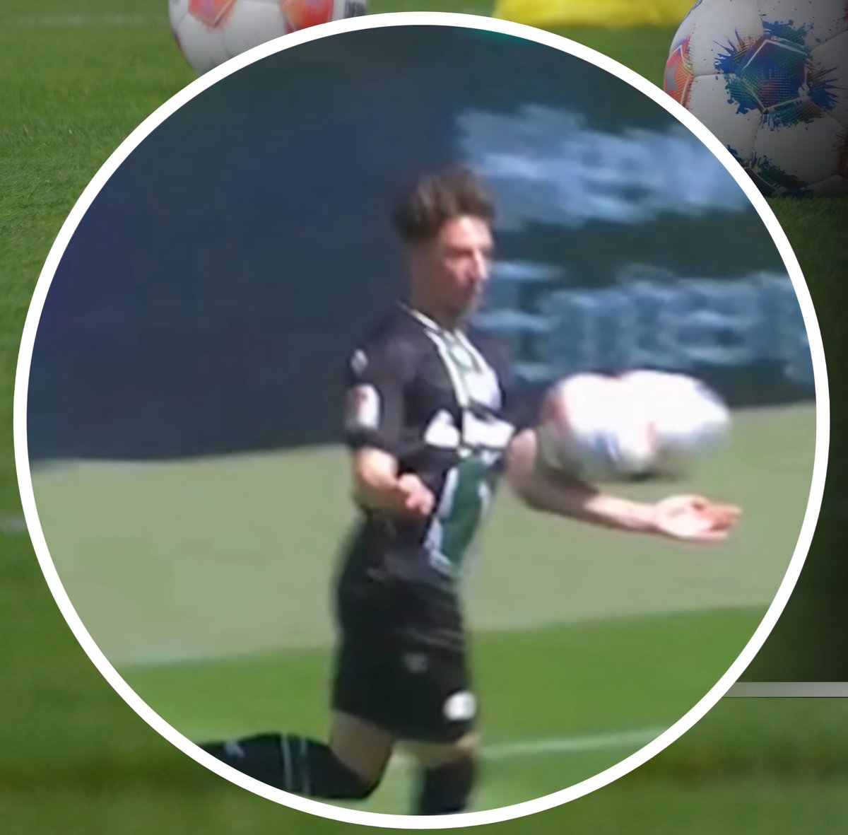 Normalste Körperhaltung beim Laufen beide Arme vor sich ausgestreckt zu haben