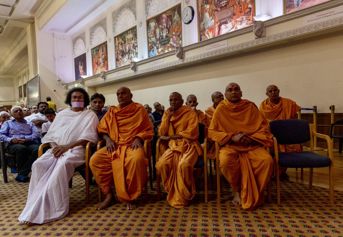 We were honoured to welcome Jain spiritual leader HH Acharya <a href="/Munilokesh/">Acharya Lokesh Muni</a> to #NeasdenTemple. His noble message of ahimsa (non-violence), unity in diversity, and compassion deeply resonated with all the devotees who had gathered. 

His Holiness has visited a number of BAPS mandirs