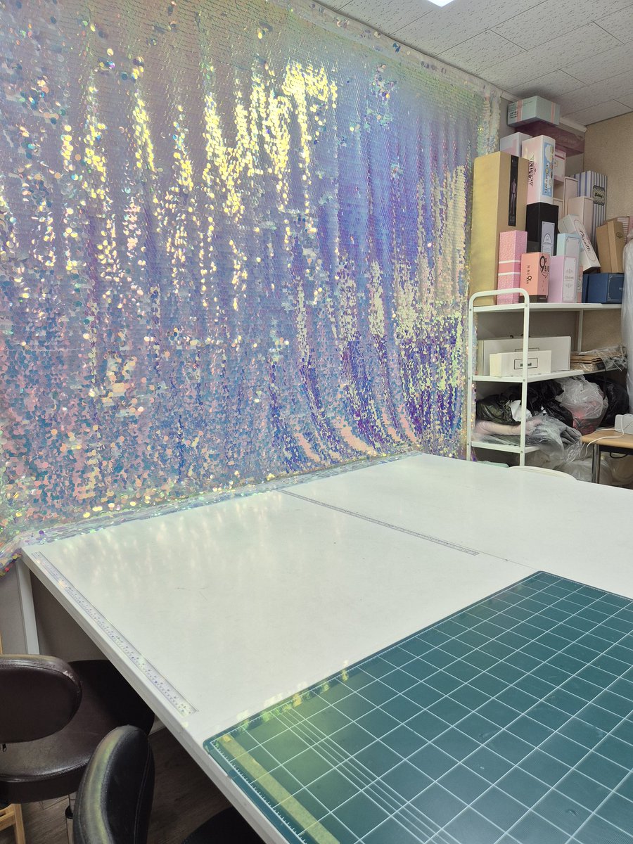 8월 15일 드디어 이전 오픈합니다 🥰

카페 공간이 아닌 매장과 공방으로 운영됩니다

공방은 인형옷만들기 수업이 없는 시간대의 영업일에 따로 공지하여 운영됩니다 

15일 오픈날 수업에 대한 상담이 가능합니다
4명 이상 그룹으로 시간대 맞추어 진행가능하오니 많은 관심 부탁드려요 😁