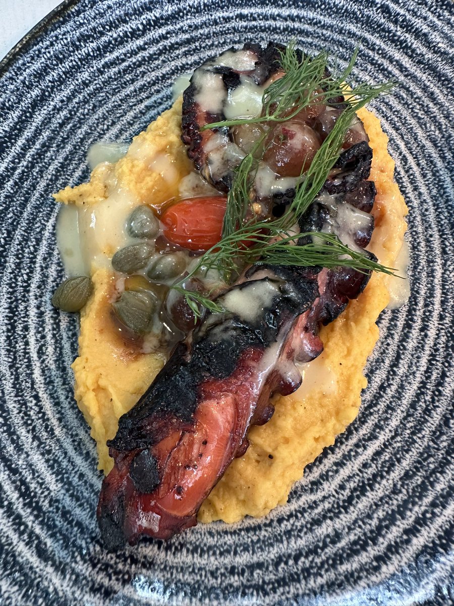 Simon Li tweet media