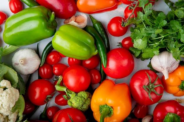 RetsonTedheke01's tweet photo. PROFITABLE AGRICULTURE in Nigeria Today has Three Key Categories!
1. Vegetables, Pepper and Tomatoes: Requires intense Knowledge and Capital plus attention to details!
2. Processing and Commodities Trading: Requires Massive Capital outlay for Infrastructure and Trading.
3. Plantations: Requires Patience and Long Term Planning.
Any Other Agricultural Process is Survival Agriculture.
With Staple Foods and Crops, You need government and when government is not consistent, your productivity will be inconsistent!
Nigeria Works When Nigeria Farms!