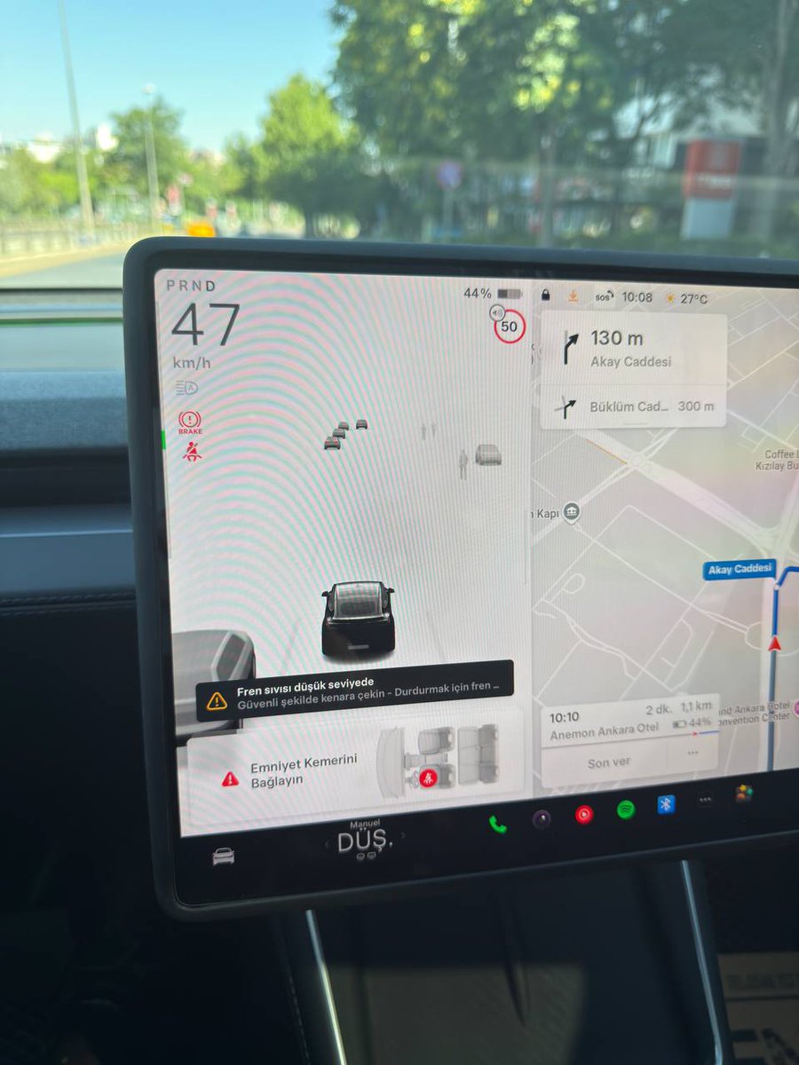 Yeni Model Y Juniper araçlarda fren arızalarıyla ilgili şikayetler belirgin şekilde artmaya başladı. Daha önce de frenlerin tutmaması nedeniyle kaza yapan araçlara şahit olduk.

Tesla’nın servis ağı yetersiz; mesai saatleri dışında Türkçe konuşan bir temsilciye ulaşmak mümkün